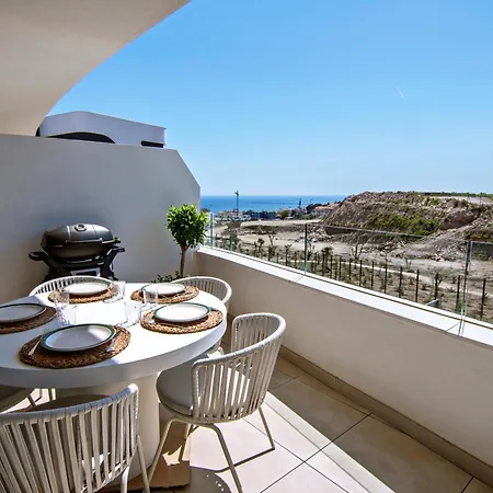 Mara's Higueron West - Nordic Style - Sunny Terrace דירה פואנגירולה