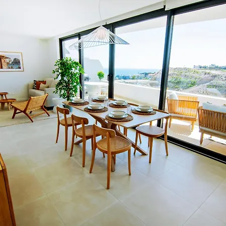 Mara's Higueron West - And Sport - Terrace With Afternoon Sun Lejlighed